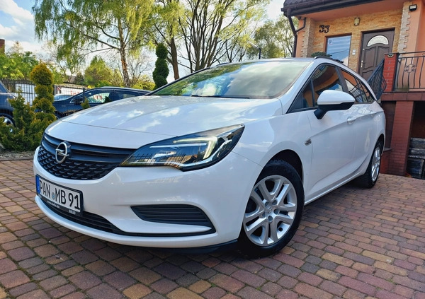 Opel Astra cena 35900 przebieg: 197000, rok produkcji 2017 z Zawiercie małe 667